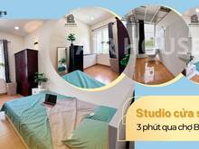 Hình ảnh Căn studio cửa sổ ngắm trời xanh mây trắng cực kì chill