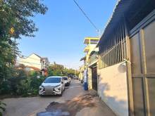 Hình ảnh Bán nhà ngộp, có sân đậu xe hơi, đường thông, Tân Phú, Q9, Tp Thủ Đức