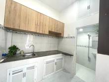 Hình ảnh hẻm thông sát đường, ô tô đổ cửa, nhà mới ở liền, an ninh, sạch sẽ