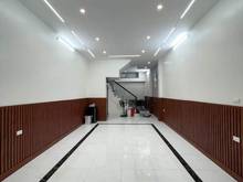 Hình ảnh Thật 100%! Phố Trần Quốc Hoàn-Ô tô tránh-K.Doanh 56m2 5T Giá 12,3 tỷ.