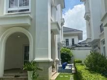 Hình ảnh Cho thuê Biệt Thự The Venica Khang Điền Full nội thất view hồ bơi
