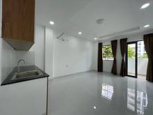 Hình ảnh Studio ban công lớn -máy lạnh, máy nước nóng, kệ bếp, tủ bếp như hình
