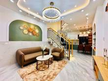 Hình ảnh Vỡ nợ bán nhà Lê Thị Hồng Gấm, Quận 1, 58m2, 2 tỷ 2, 3PN, HXH, SHR