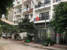Hình ảnh Bán Nhà Hẻm Xe hơi 12m có vỉa hè đường Đặng Thùy Trâm Giá 100tr/m2.