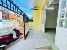 Hình ảnh Nhà Nguyên căn Ngay Cầu Vượt Ngã Tư Ga 3 lầu