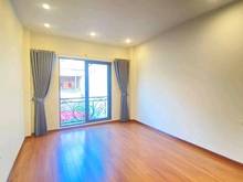 Hình ảnh Nhà Đẹp Đức Giang - HIỆN ĐẠI 5 Tầng Ô TÔ NGỦ trong nhà -FULL Nội thất