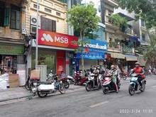 Hình ảnh Cho thuê nhà mặt phố hàng Chiếu, 61m, mặt tiền 4m