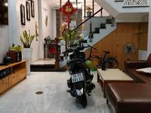 Hình ảnh Kẹt tiền bán nhanh nhà Nguyễn Khoái, Quận 4, hẻm ô tô,Giá 1 tỷ 530