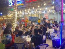 Hình ảnh Cho thuê nhà MT kinh doanh phố ẩm thực đường Vĩnh Khánh Q4.240m