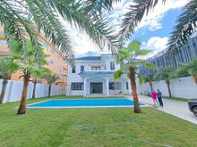 Hình ảnh Villa hiện đại bậc nhất hồ bơi sân vườn dt: 300m2 Nguyễn Văn Hưởng TĐ