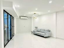 Hình ảnh Gía Tốt ! Bán Nhà Mới Nguyễn Văn Đậu, Hẻm OTO, 47M2, 18TR/TH, 5.9 Tỷ