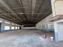 Hình ảnh Cho thuê kho xưởng Quận 7 DT 1600m vách tường xây, có văn phòng.