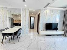 Hình ảnh Chính chủ về quê bán CC Sunrise City Q7.98m2, 3PN,SHR,2tỷ100