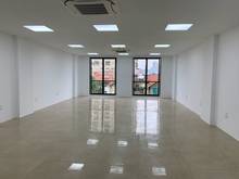 Hình ảnh Cho thuê nhà lô góc khu Trung Kính làm trụ sở cty, văn phòng đại diện.