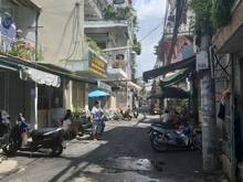 Hình ảnh Bán nhà nát tiện xây mới khu vực Trung tâm Trần Hưng Đạo.