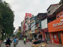 Hình ảnh Cho thuê nhà 3 tầng, 200m2 ngay mặt phố đường Láng, thoáng mát, 30tr