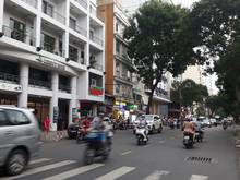 Hình ảnh Nhà HXH đường Nguyễn Trãi P7 quận 5, 4x15 3 tầng tặng full nội thất
