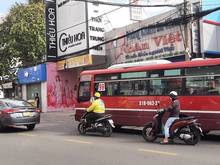 Hình ảnh Cho thuê mặt bằng kinh doanh ốp kính trống suốt 2 mặt tiền