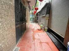 Hình ảnh Bán nhà Cầu giấy - lô góc - ngõ quận ủy - sổ đỏ mê ly - 3 tỷ hơn