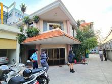 Hình ảnh Biệt thự Ngang 27m, Hơn 1100m2 - Nguyên Căn 42 Ung Văn Khiêm, Q.BT