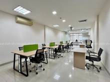 Hình ảnh Văn phòng đã setup sẵn bàn ghế, khu vực Hải Châu, DT 68m2, Giá 14tr/m2