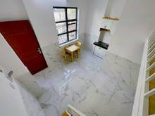 Hình ảnh Duplex gác không đụng đầu cửa sổ dành cho sinh viên ở 4 người