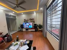 Hình ảnh Ban nhà 5 tầng phố Nguyễn Văn Cừ. Lô góc 3 thoáng, ngõ thông ô tô