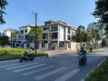 Hình ảnh Bán Biệt Thự Ngoại Giao Đoàn mặt đường Nguyễn Văn Huyên. DT 395M2