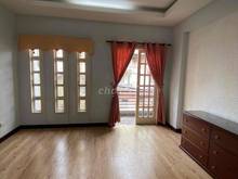 Hình ảnh Cho thuê nhà HXH 491 Huỳnh Văn Bánh, PN, 4.5x15, 4 Tầng, giá 19 triệu
