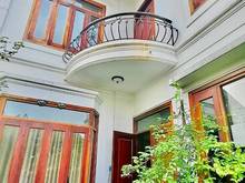 Hình ảnh Bán nhà 4Tầng Ngô Gia Tự, Ngõ ô tô tránh,Lô góc, DT 80m2. Giá 8.6 tỷ.