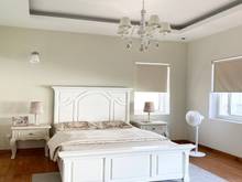 Hình ảnh cho thuê căn biệt thự đơn lập tự xây, có hồ bơi ngay trung tâm phú mỹ