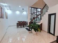 Hình ảnh Bán nhà riêng phố Cầu Giấy, 82m2 5 tầng 8m mặt tiền, 1 nhà ra phố