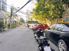 Hình ảnh Vị trí đắt địa - Nhà kiên cố Cù Chính Lan - Ô tô đỗ trước nhà