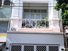 Hình ảnh Cho thuê nhà hẻm xe tải thông tứ phía 46/12A Tân Cảng, Bình Thạnh