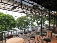Hình ảnh Cho thuê nhà MP Lạc Long Quân - lô góc 150m2 x 2T, MT 6m. Vị trí trung