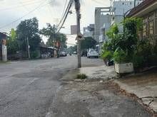 Hình ảnh Đường 12 mét thông, vỉa hè đậu xe 1 mét. Hẻm hông rộng 4,5m đủ xe chữa