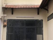 Hình ảnh Nhà trệt 2 lửng 3PN máy lạnh, DT 3.2x22m có sân 20m2, cách MT 2 căn