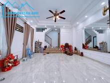 Hình ảnh Căn nhà nằm trước mặt mấy tòa chung cư XALA- KINH DOANH, Ô TÔ, THANG M