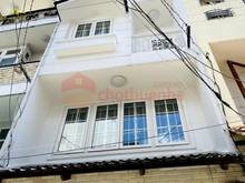Hình ảnh Cho thuê nhà mới, cầu thang cuối nhà Quận Phú Nhuận.