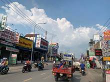 Hình ảnh Bán nhà mt nguyễn ảnh thủ, làm shop quần áo thời trang rất đẹp