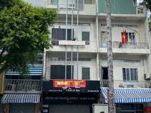 Hình ảnh Ngang 6m, trống suốt - 4 Tầng nhà MT 618 Lê Hồng Phong, quận 10 tốt.