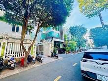 Hình ảnh Cho Thuê Nhà 12,5m x 20m 3 Tầng, Có Chỗ Đậu Xe Oto, Xe Máy giữa Quận 1