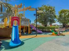 Hình ảnh Bán biệt thự xây sẵn full nội thất nằm cạnh sân golf view biển CR