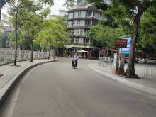 Hình ảnh SIÊU PHẨM Lạc Long Quân ÔTÔ ĐỖ CỬA  GẦN HỒ, NGÕ THÔNG RỘNG 44m 8.4 tỷ.
