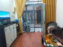Hình ảnh Cách Mạng Tháng 56m . 4 tầng 4 *14 .Phường 13 Quận 10 . xe hơi ngủ nh