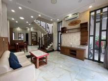 Hình ảnh Diện Tích ngang Hiếm 9,5m - 4 TẦng BTCT - Hoàng Hoa Thám
