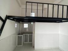 Hình ảnh Còn Trống Vài Phòng Gác Cao Giá Rẻ, Có Cửa Sổ Hành Lang Gần Tên Lửa