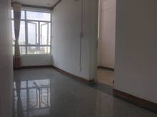 Hình ảnh cho thuê phòng giá rẻ 2 cửa sổ, 1 ban công bên hông, giá 2,4tr/th