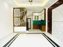 Hình ảnh Bán nhà Việt Hưng gần Quận Uỷ Long Biên 36m2 4,5 tầng có sân rộng