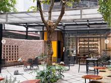 Hình ảnh SANG NHƯỢNG CAFE SÂN VƯỜN 120m2 mặt phố Nguyên Hồng cực đẹp